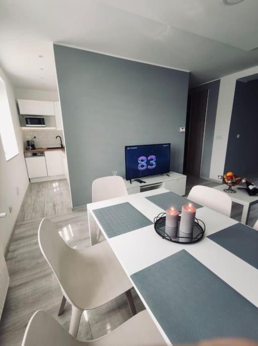 Apartament Poniatowskiego Z Parkingiem Gliwice Exterior foto